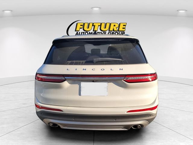Used 2022 White Lincoln Standard image 4