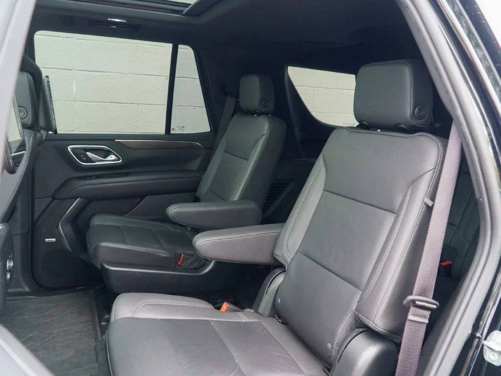 Used 2023 BLACK Chevrolet LT image 18