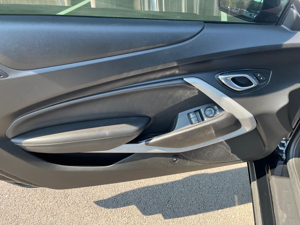 Used 2019 Black Chevrolet 1LT image 11