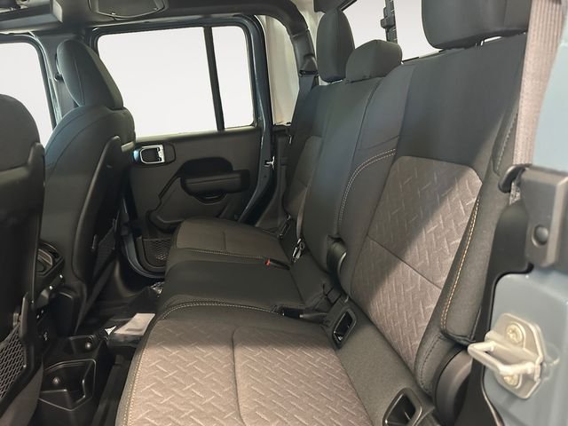 New 2026 Anvil Clear-Coat Exterior Paint Jeep Mojave image 13