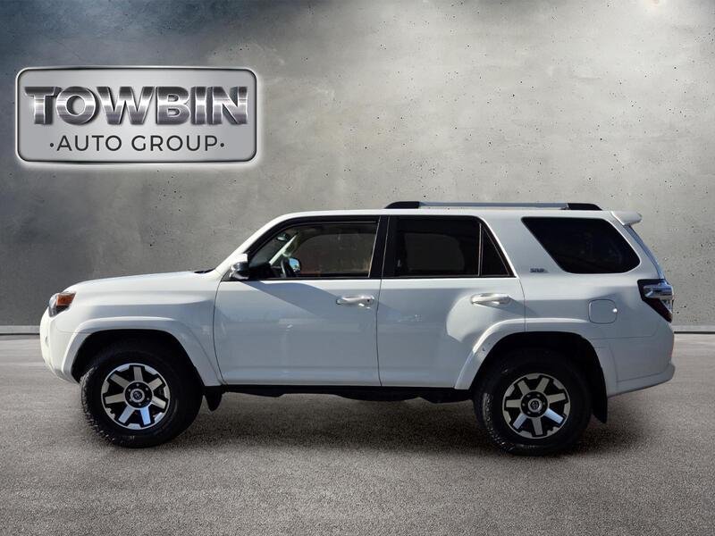 Used 2021 White Toyota SR5 image 7