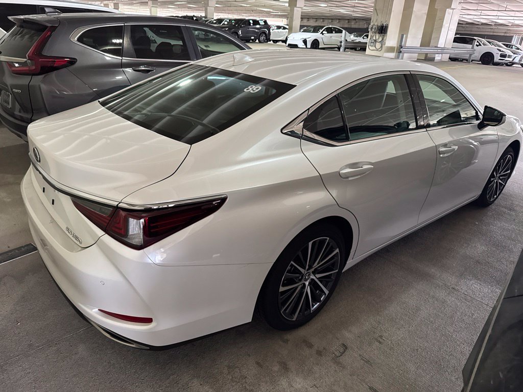 Certified Used 2025 White Lexus 350 image 3