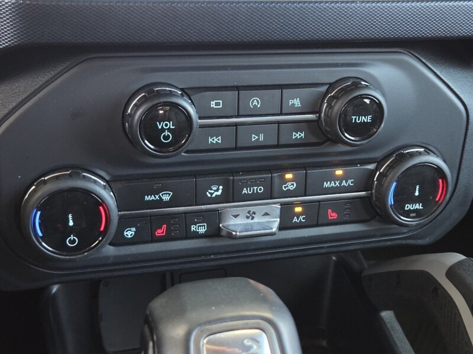 Used 2022 Cactus Gray Ford OUTER BANKS image 29