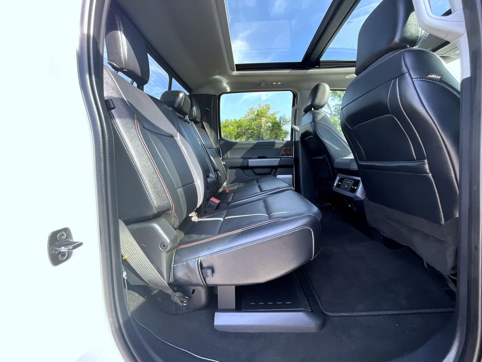 Used 2024 White Ford Lariat image 21