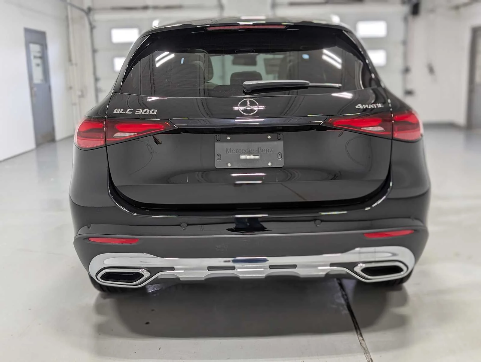 Certified Used 2026 Obsidian Black Metallic Mercedes-Benz GLC 300 image 8