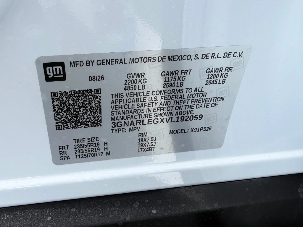New 2027 Polar White Tricoat Chevrolet RS image 17