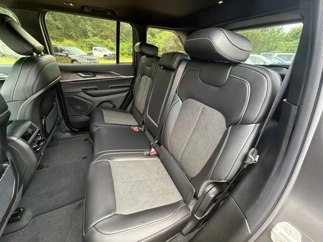 New 2026 Baltic Gray Metallic Clear-Coat Exterior Paint Jeep Altitude image 14