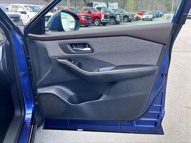 Used 2023 Blue Nissan SV image 19