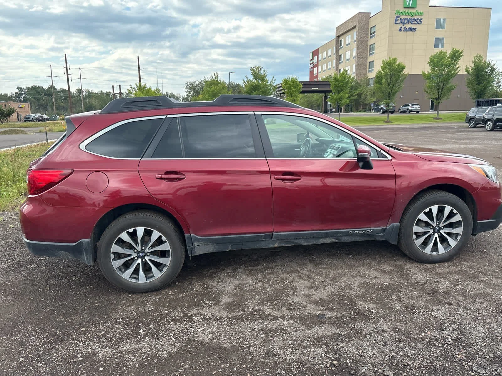 Used 2017 Venetian Red Pearl Subaru Limited image 9