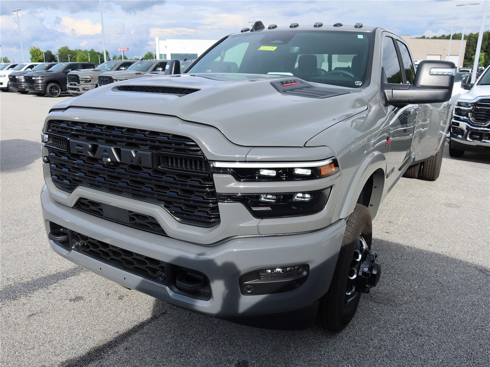 New 2026 Ceramic Gray Clear-Coat Exterior Paint RAM Limited image 3