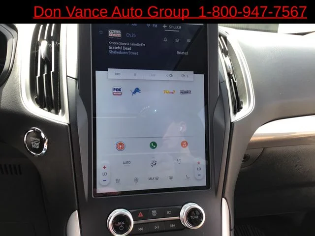 Used 2023 Black Ford SEL image 19