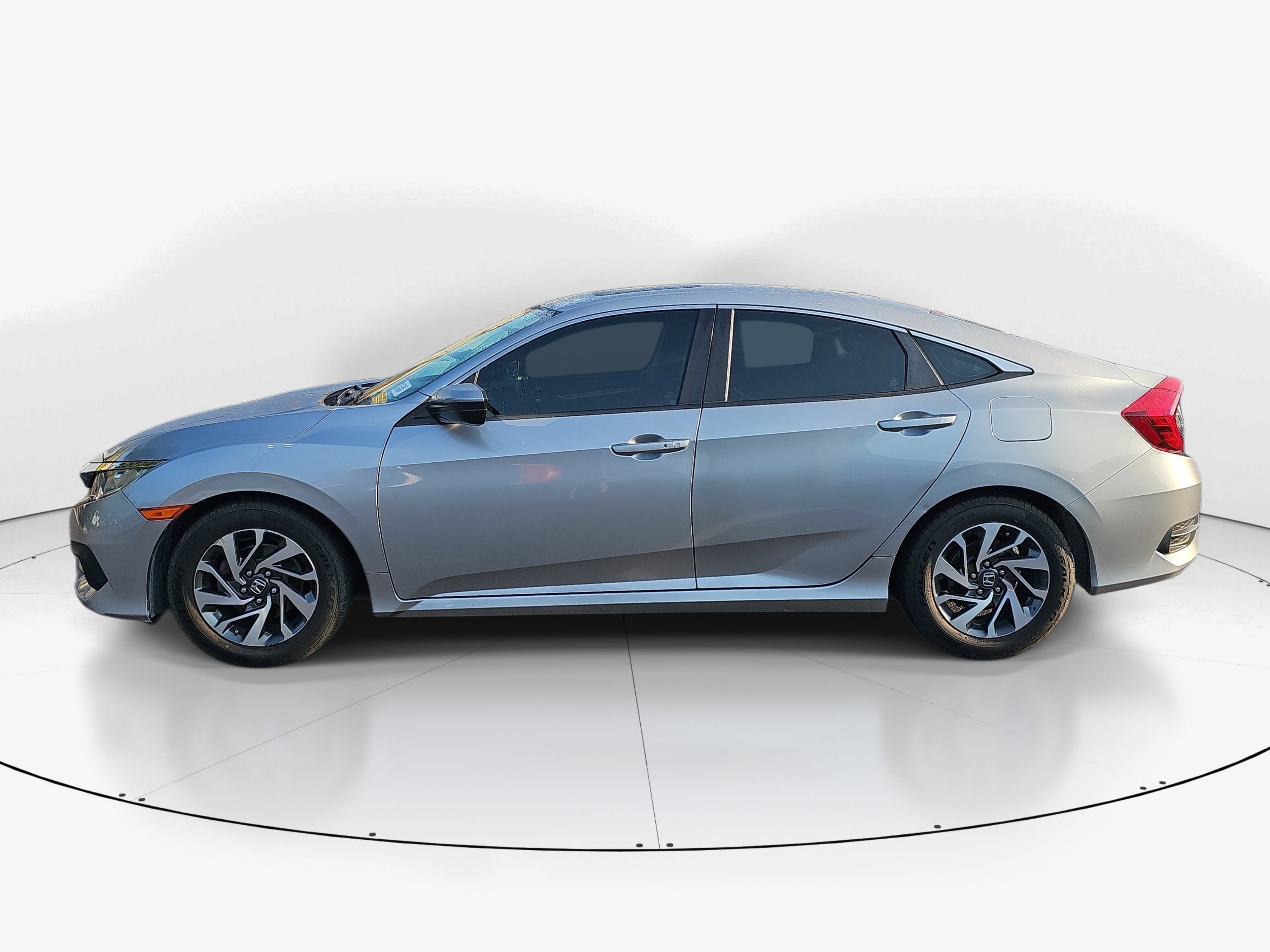 Used 2016 Silver Honda EX image 5