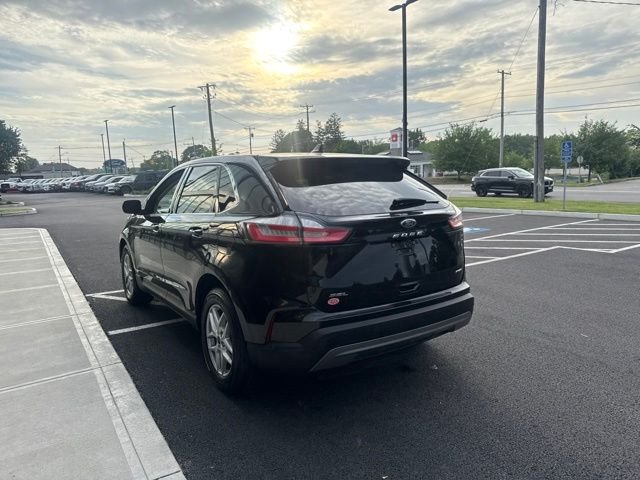 Used 2024 Black Ford SEL image 5