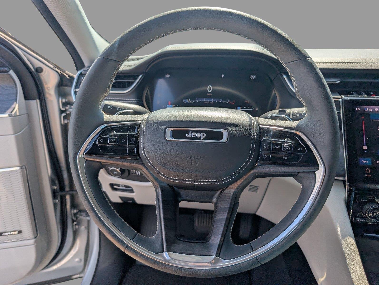 Used 2023 Silver Zynith Jeep Overland image 29