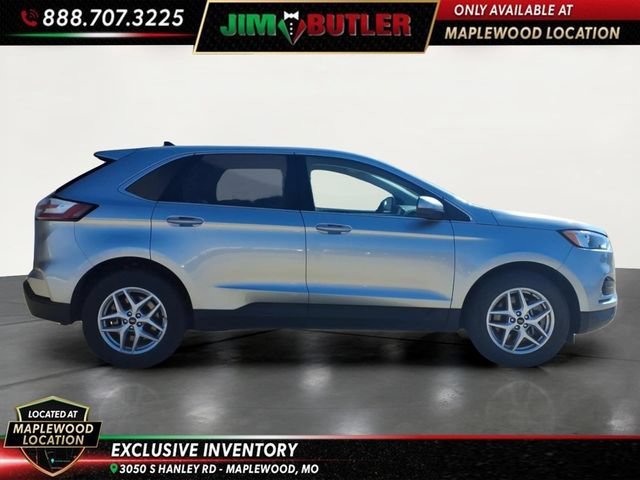 Used 2024  Ford SEL image 5