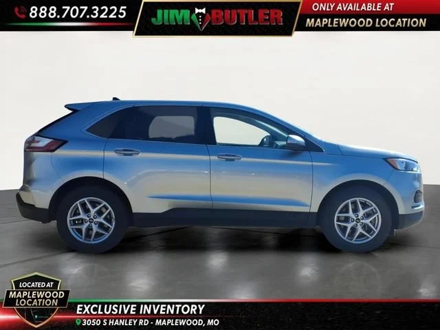 Used 2024  Ford SEL image 5