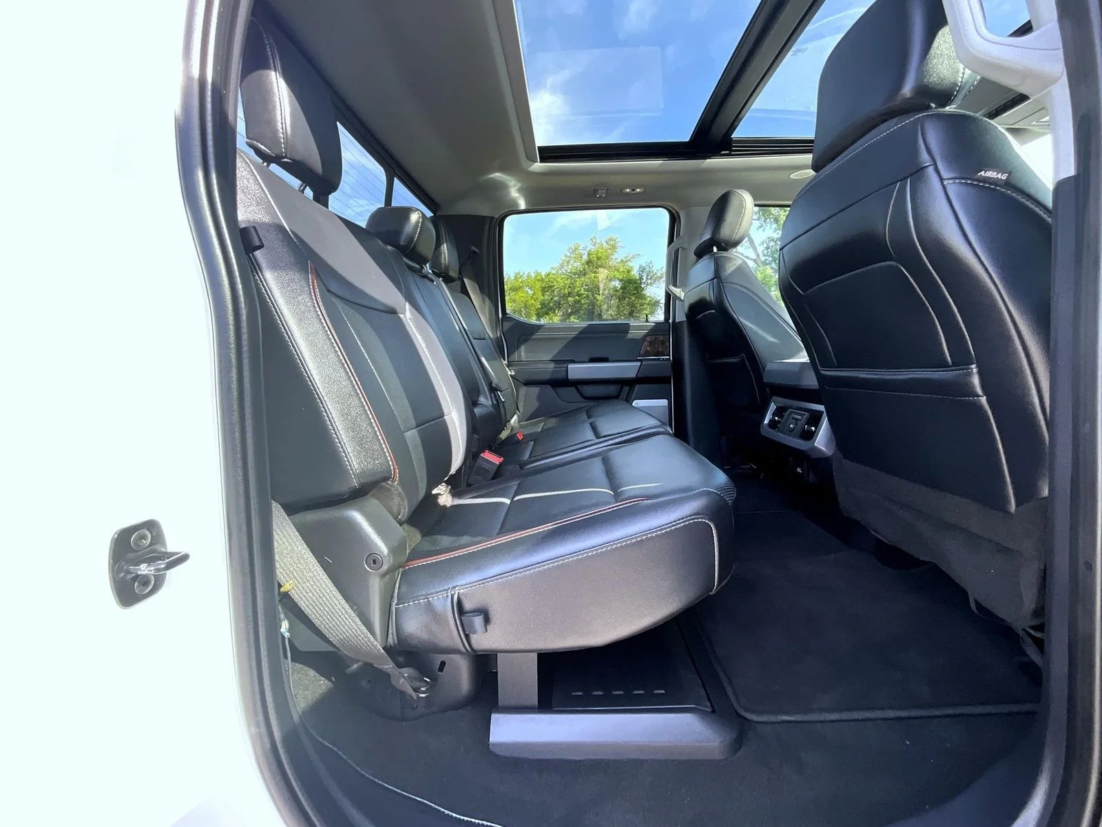 Used 2024 White Ford Lariat image 21