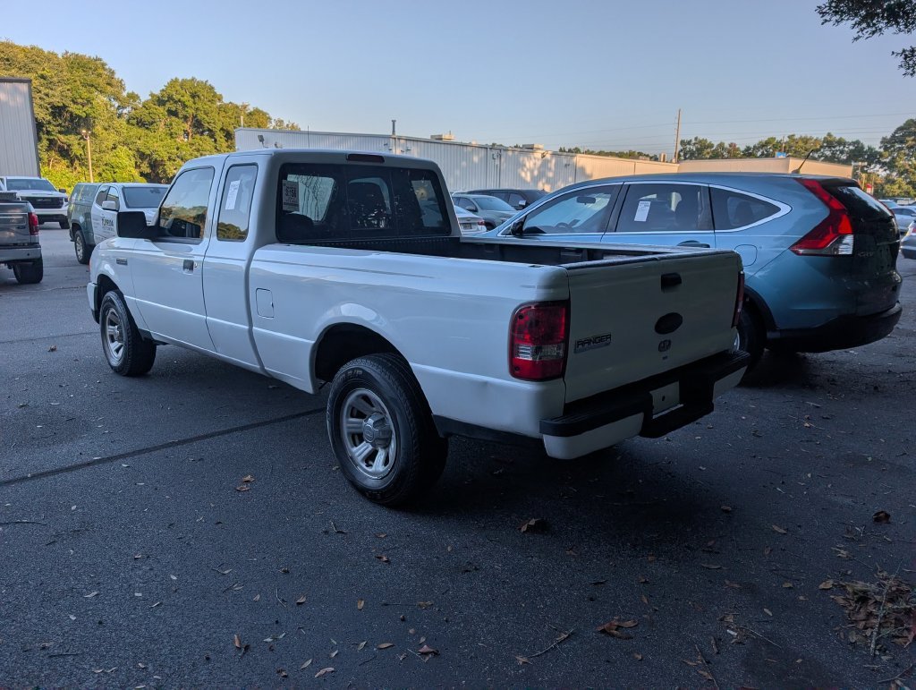 Used 2011 White Ford XLT image 2