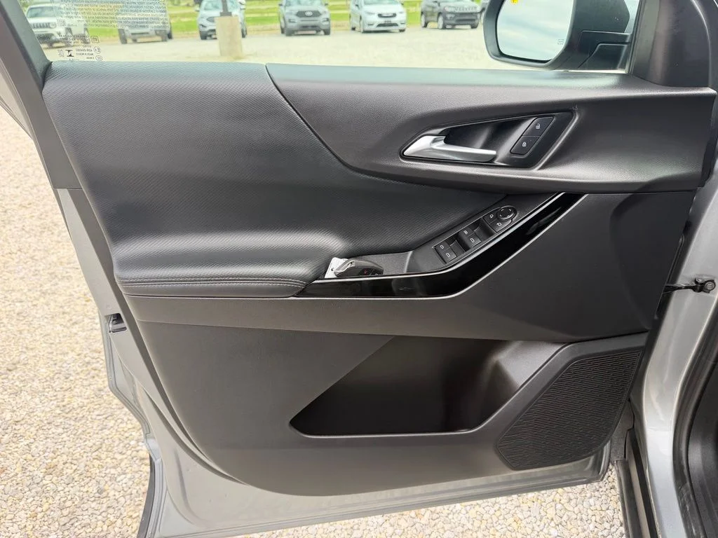 Used 2025 Gray Chevrolet LT image 9