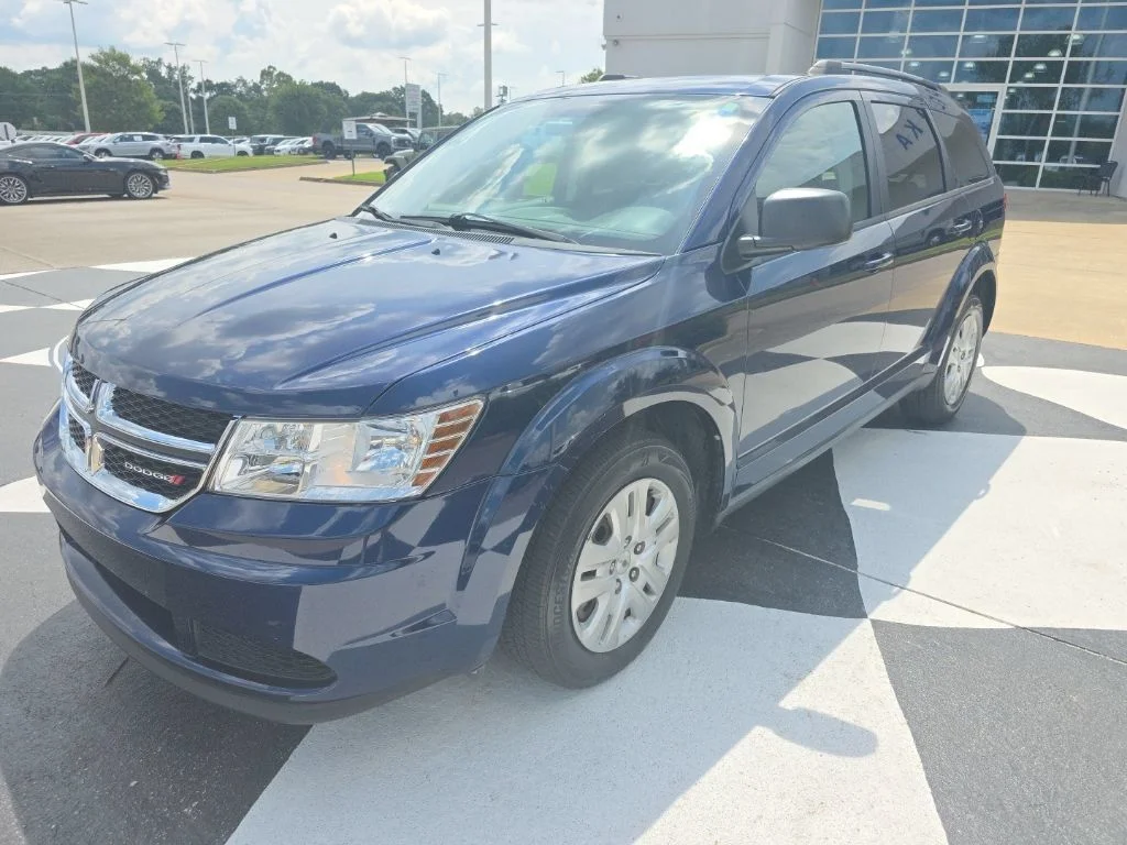 Used 2017 Contusion Blue Pearlcoat Dodge SE image 2