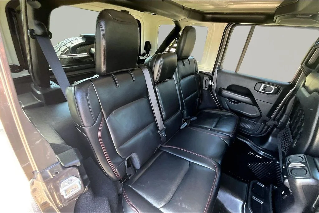 Certified Used 2021 Granite Crystal Clearcoat Metallic Jeep Unlimited Rubicon image 27