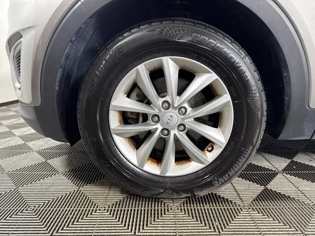 Used 2017 Silver Kia LX image 10