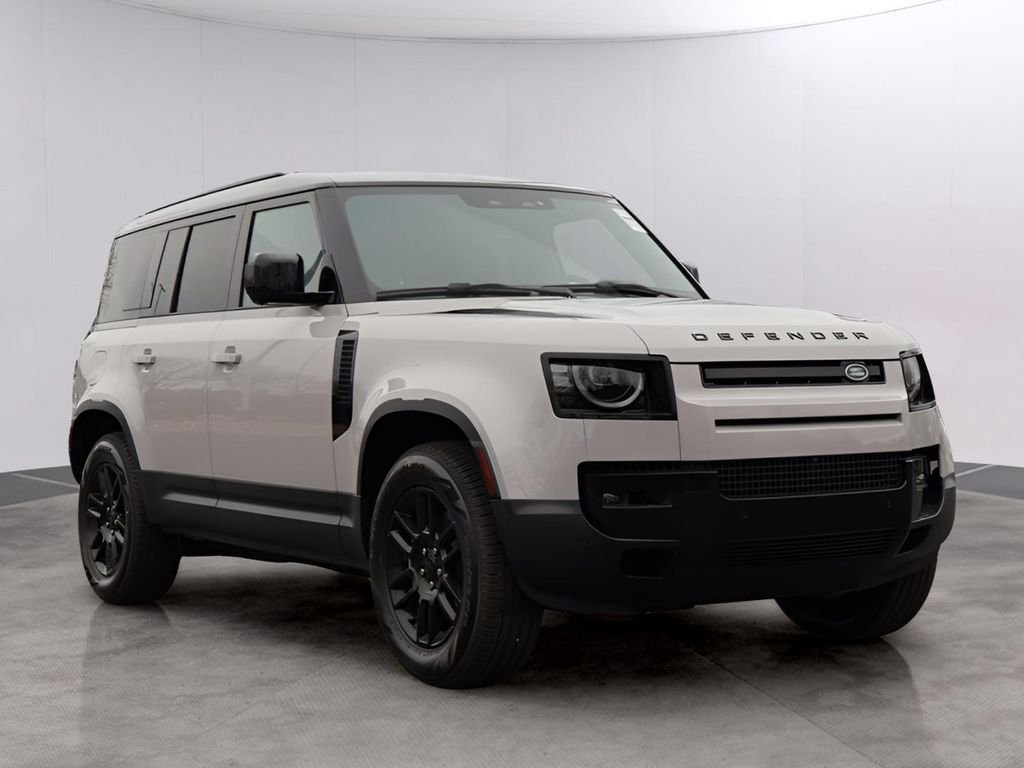 Used 2026 Borasco Gray Metallic Land Rover S image 3