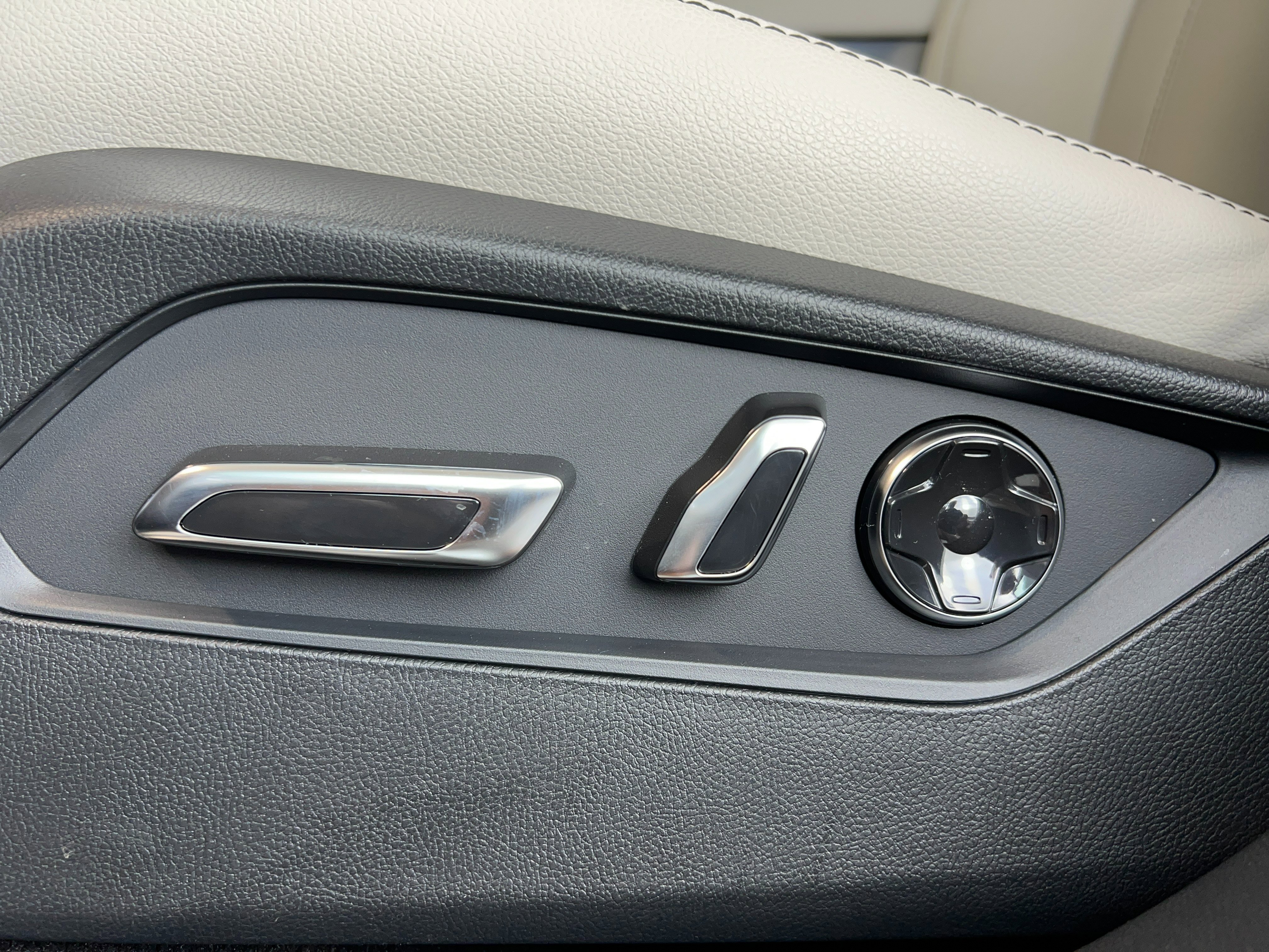 New 2026 Platinum White Pearl Acura  image 14