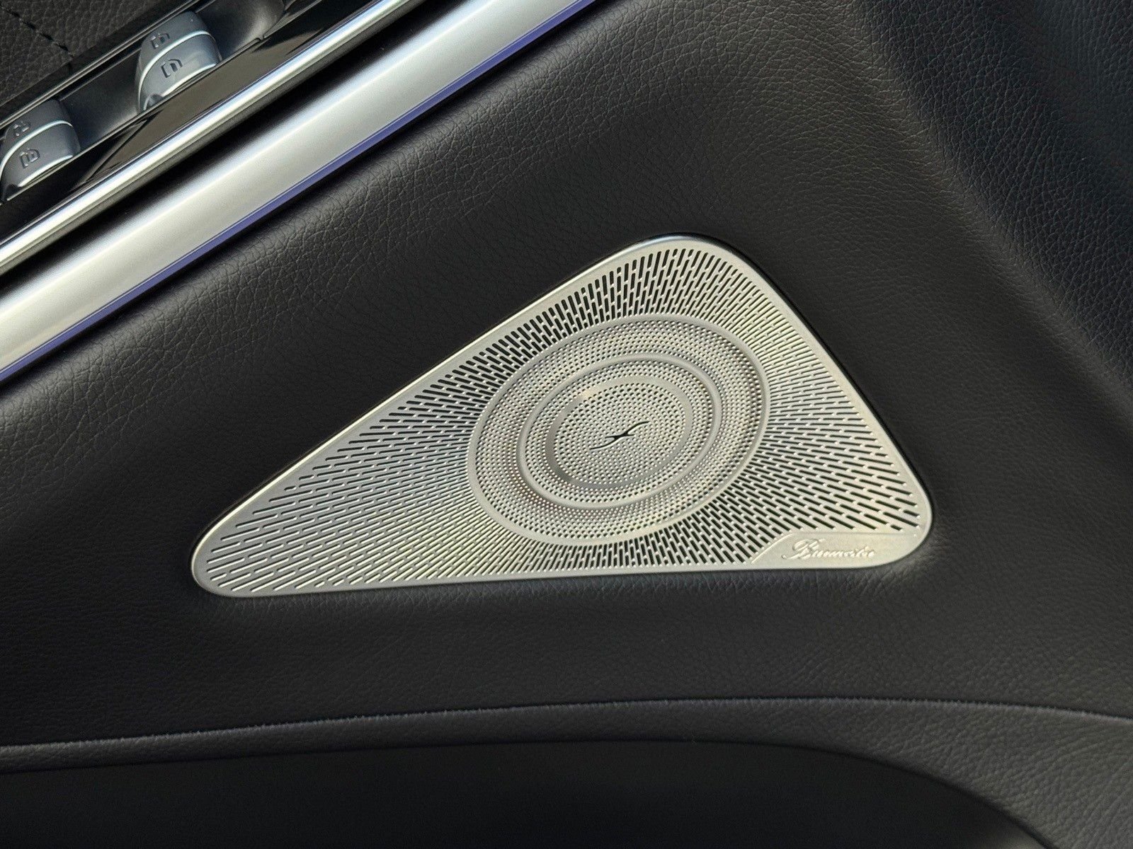 New 2026 MANUFAKTUR Moonlight White Metallic Mercedes-Benz S 580 image 14