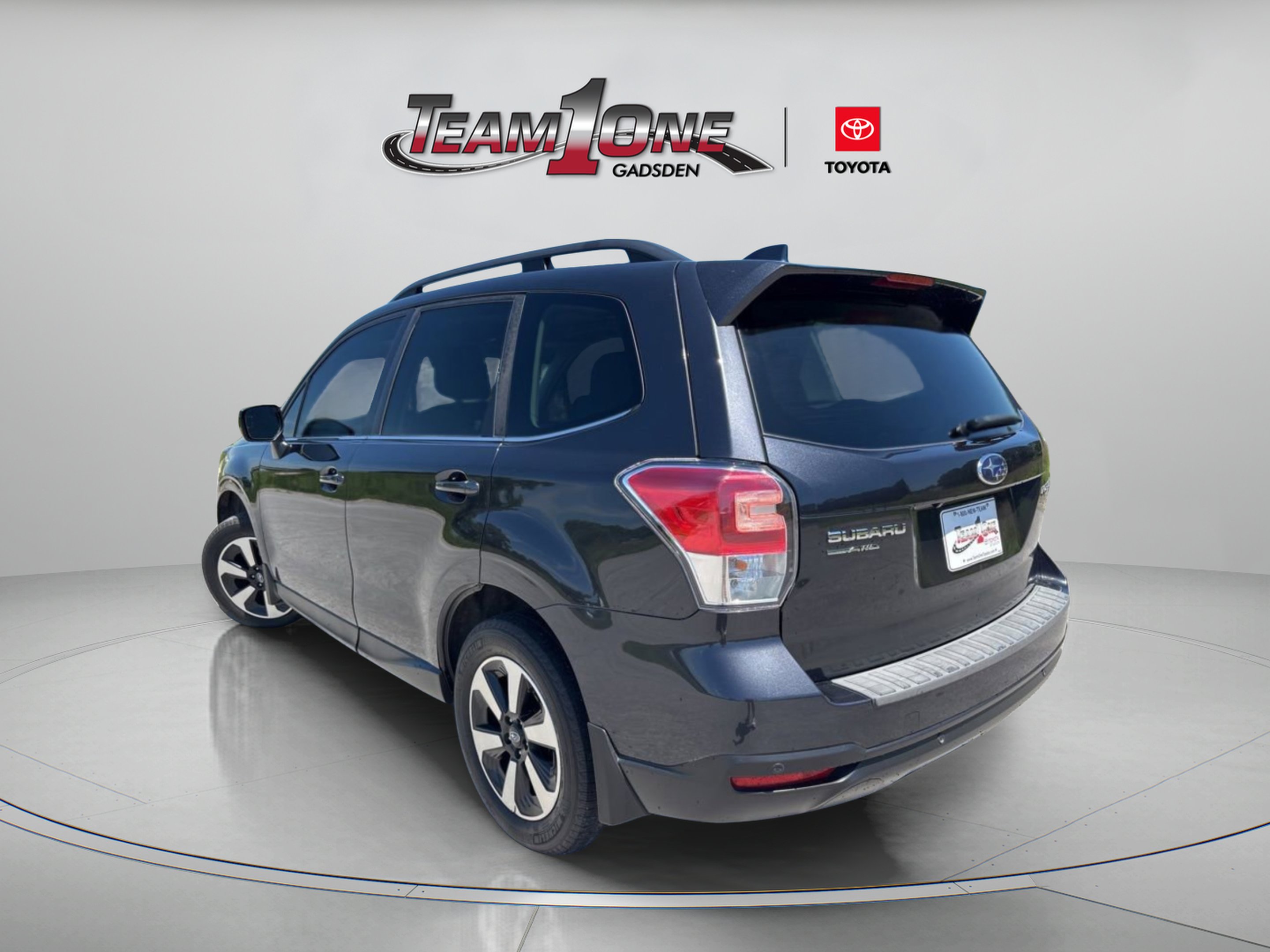 Used 2017 Dark Gray Metallic Subaru Limited image 4