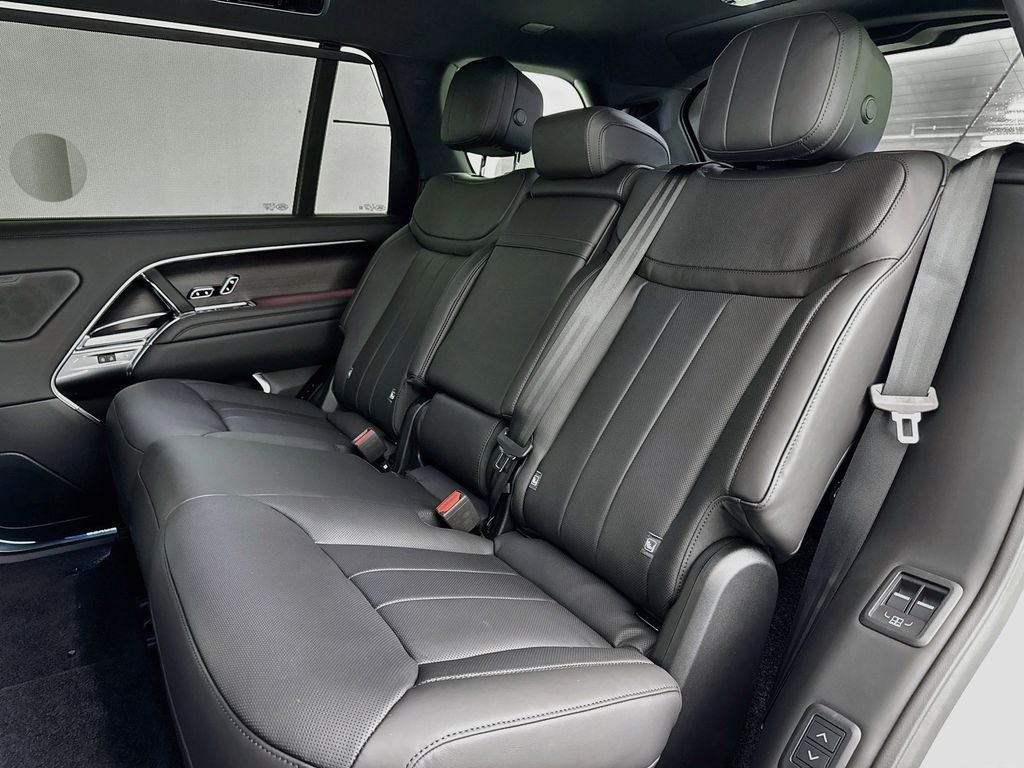New 2027 Fuji White Land Rover SE image 25
