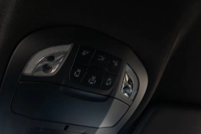 New 2026 Diamond Black Crystal Pearl-Coat Exterior Paint Chrysler Select image 25
