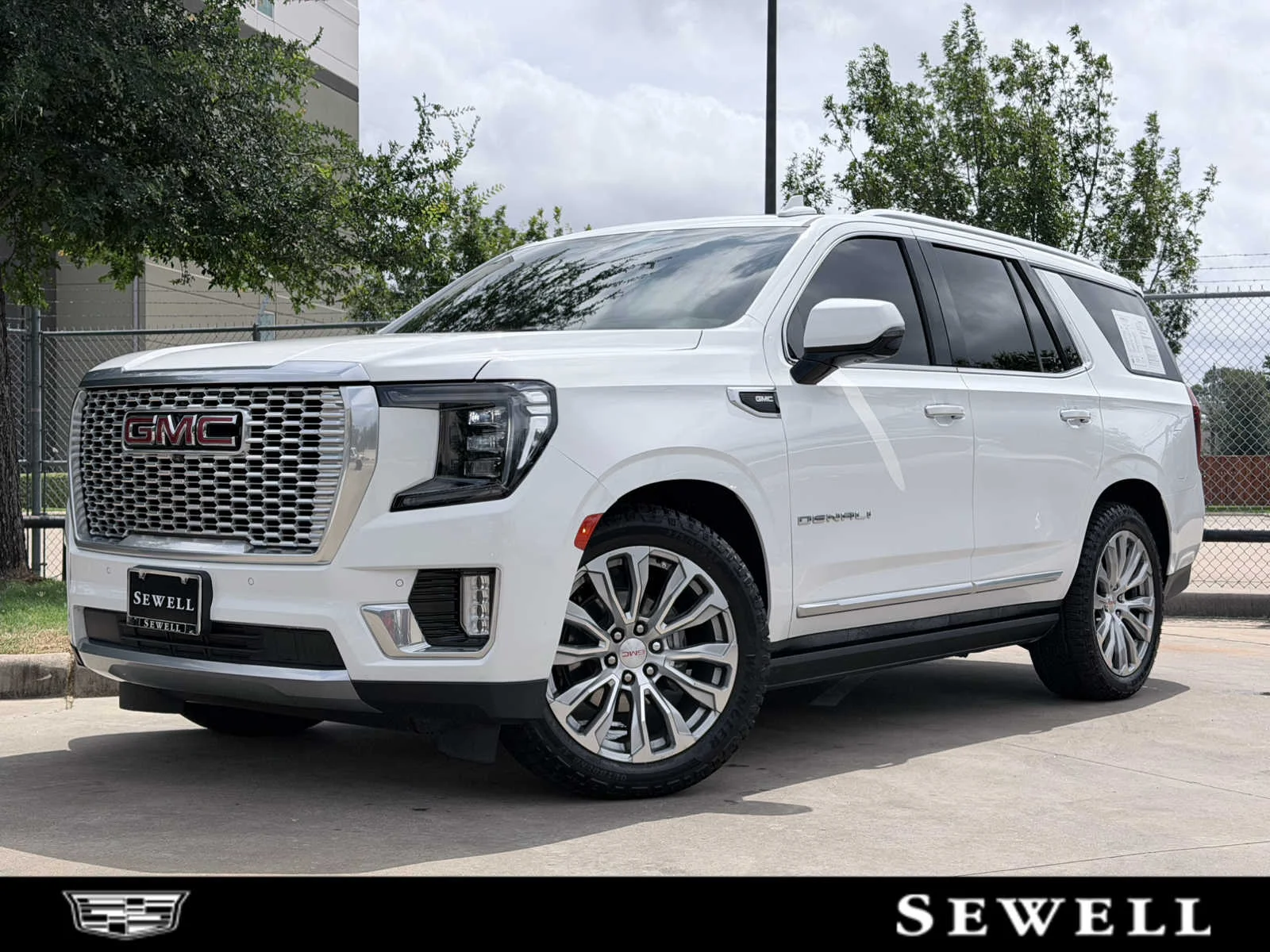 2023 GMC Yukon 4WD Denali's photo