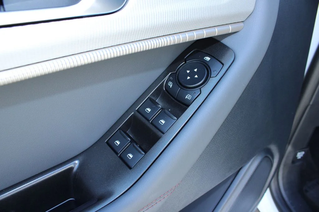 New 2027 White Ford 4DR 4WD ACTIVE image 32