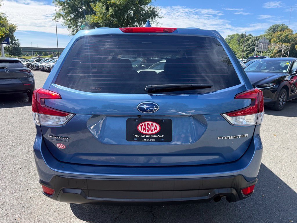 Used 2019 Horizon Blue Pearl Subaru Base image 7