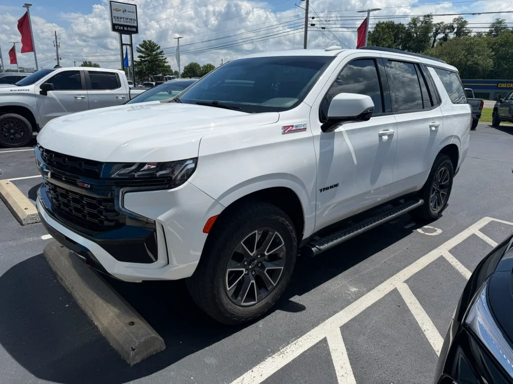 Used 2023 Summit White Chevrolet Z71 image 1