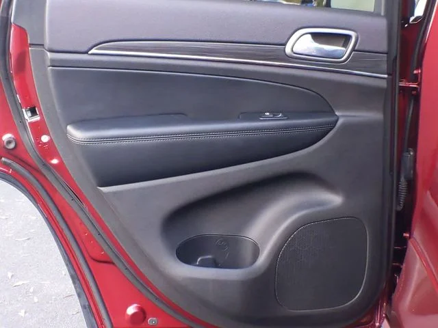 Used 2019 Red Jeep Limited image 28