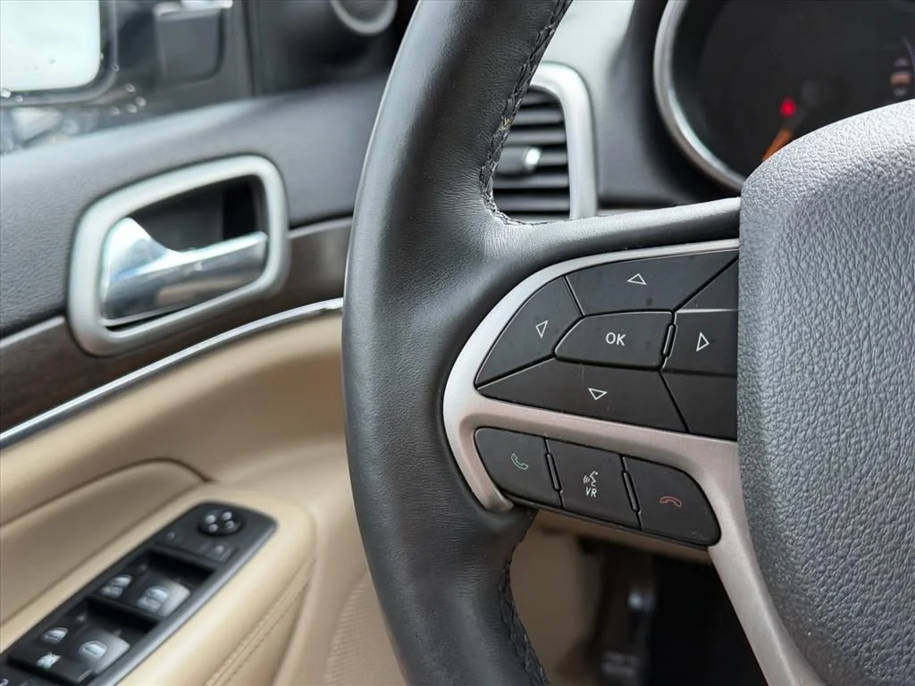 Used 2018 Red Jeep Limited image 21