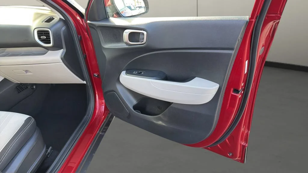 Used 2025 Red Hyundai SEL image 16