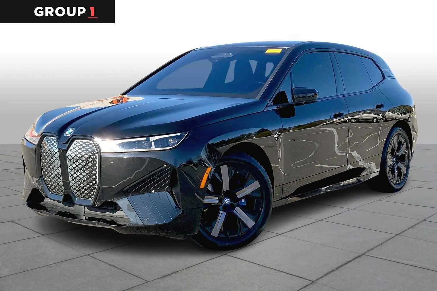 2025 BMW iX M60's photo