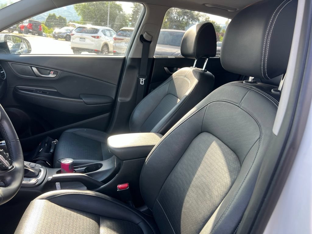 Used 2021 Lunar White Hyundai Limited image 19