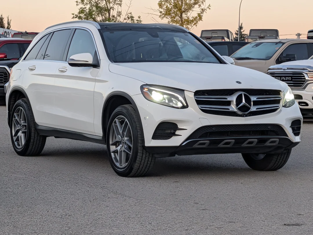 Used 2018 White Mercedes-Benz 300 - - 4MATIC AWD - Power Liftgate - Power Seats - LED Headlights & More! image 2