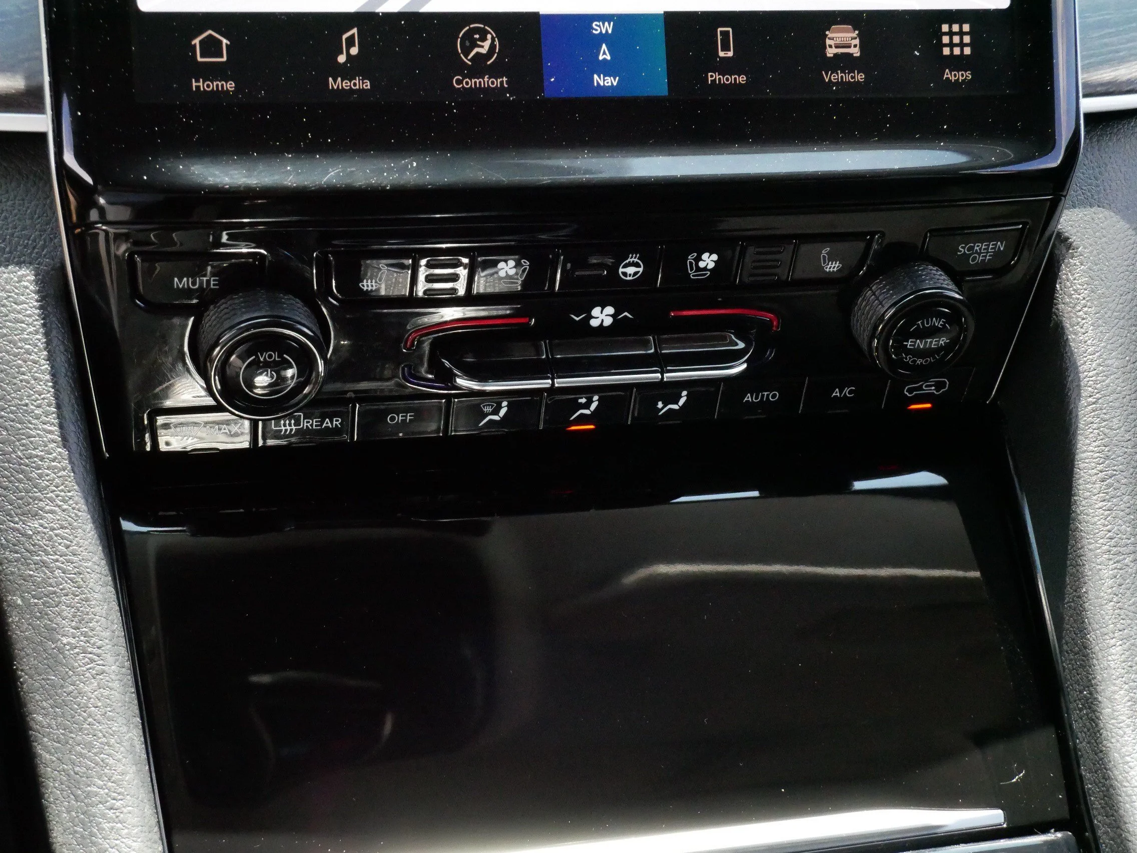 Used 2022 Bright White Clearcoat Jeep  image 23