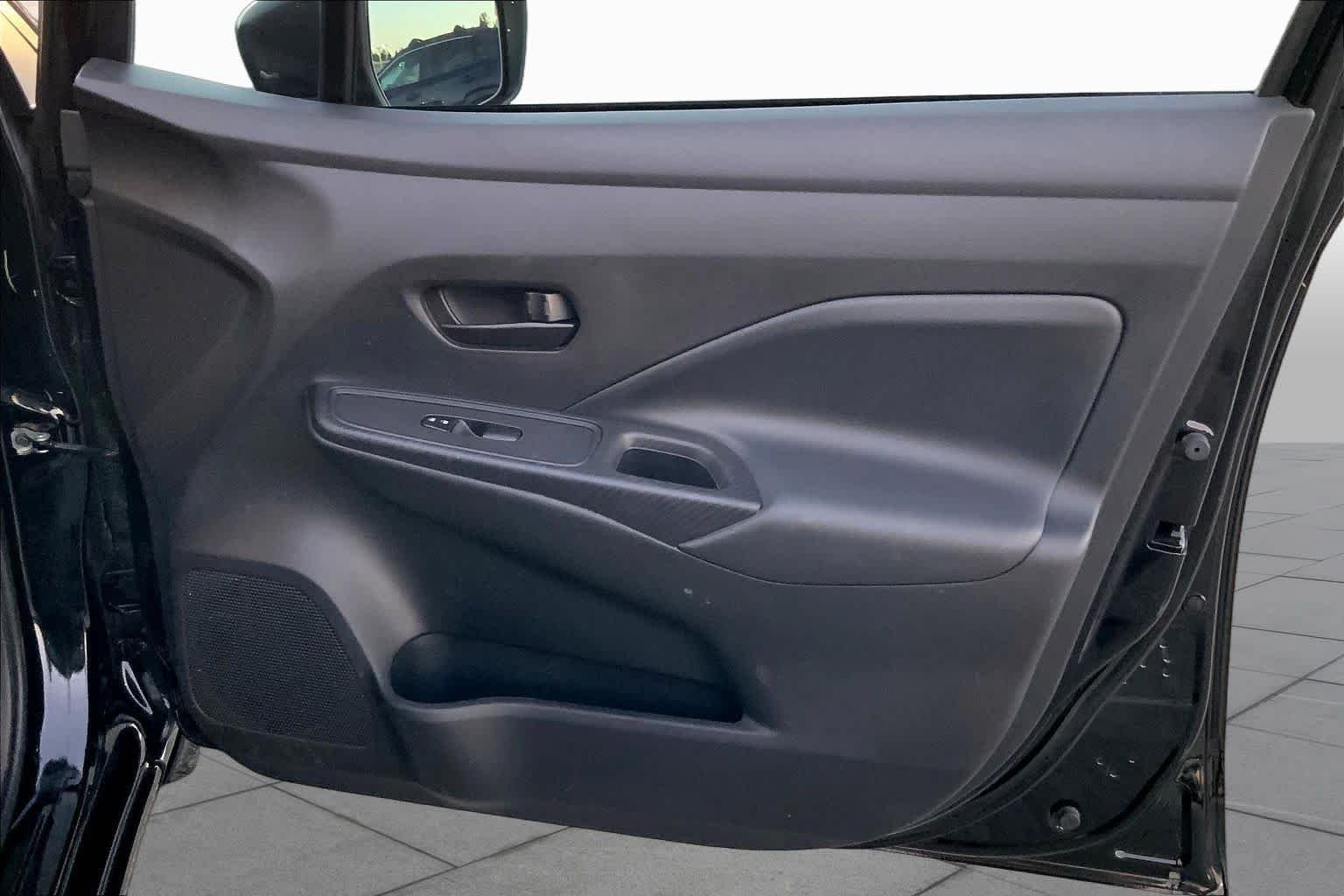 Used 2023 Super Black Nissan S image 12