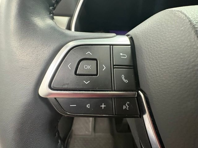 Used 2020 White Toyota XLE image 20