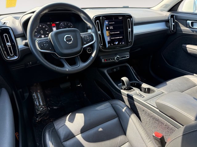 Used 2022 White Volvo Momentum image 15