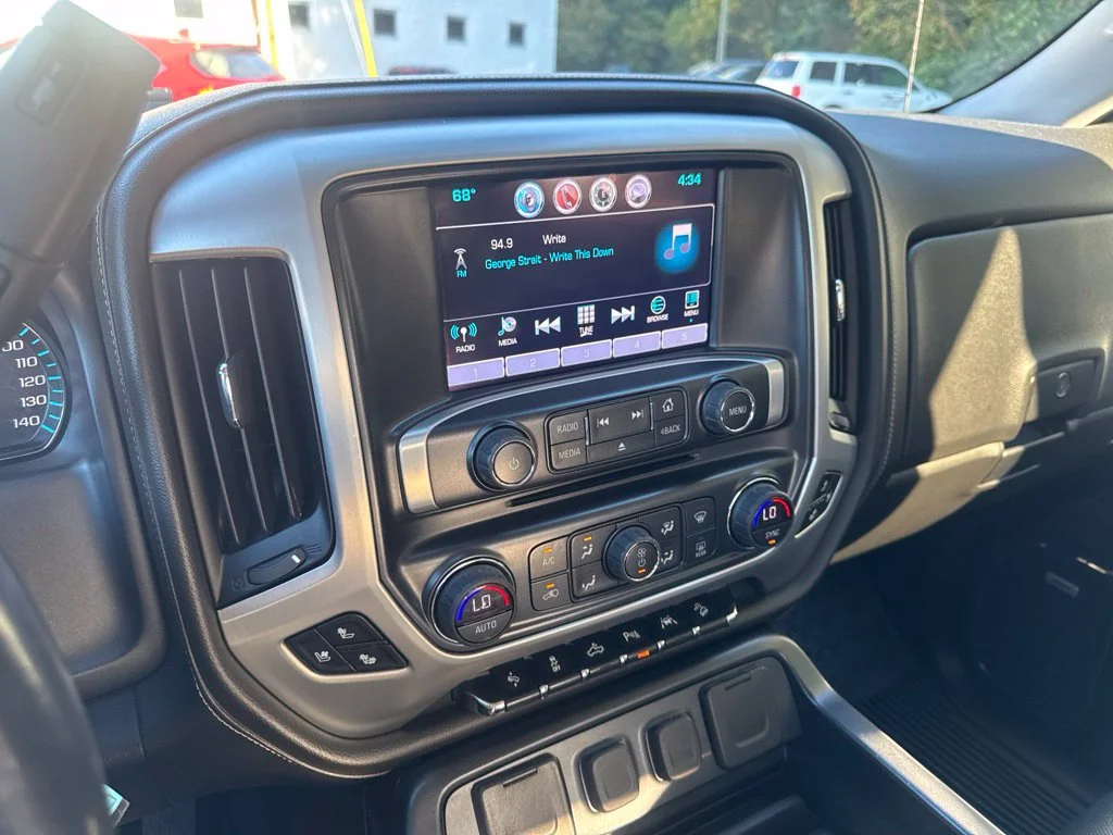 Certified Used 2018 White GMC SLT image 10
