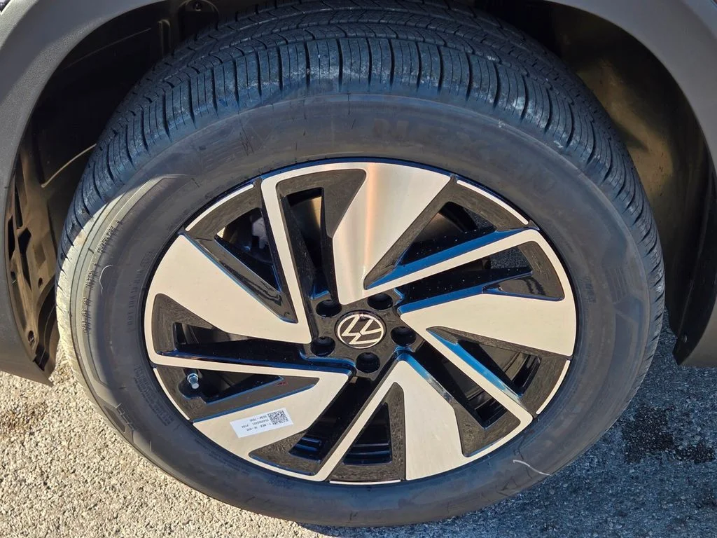 New 2026 Silver Volkswagen 2.0T SEL image 5