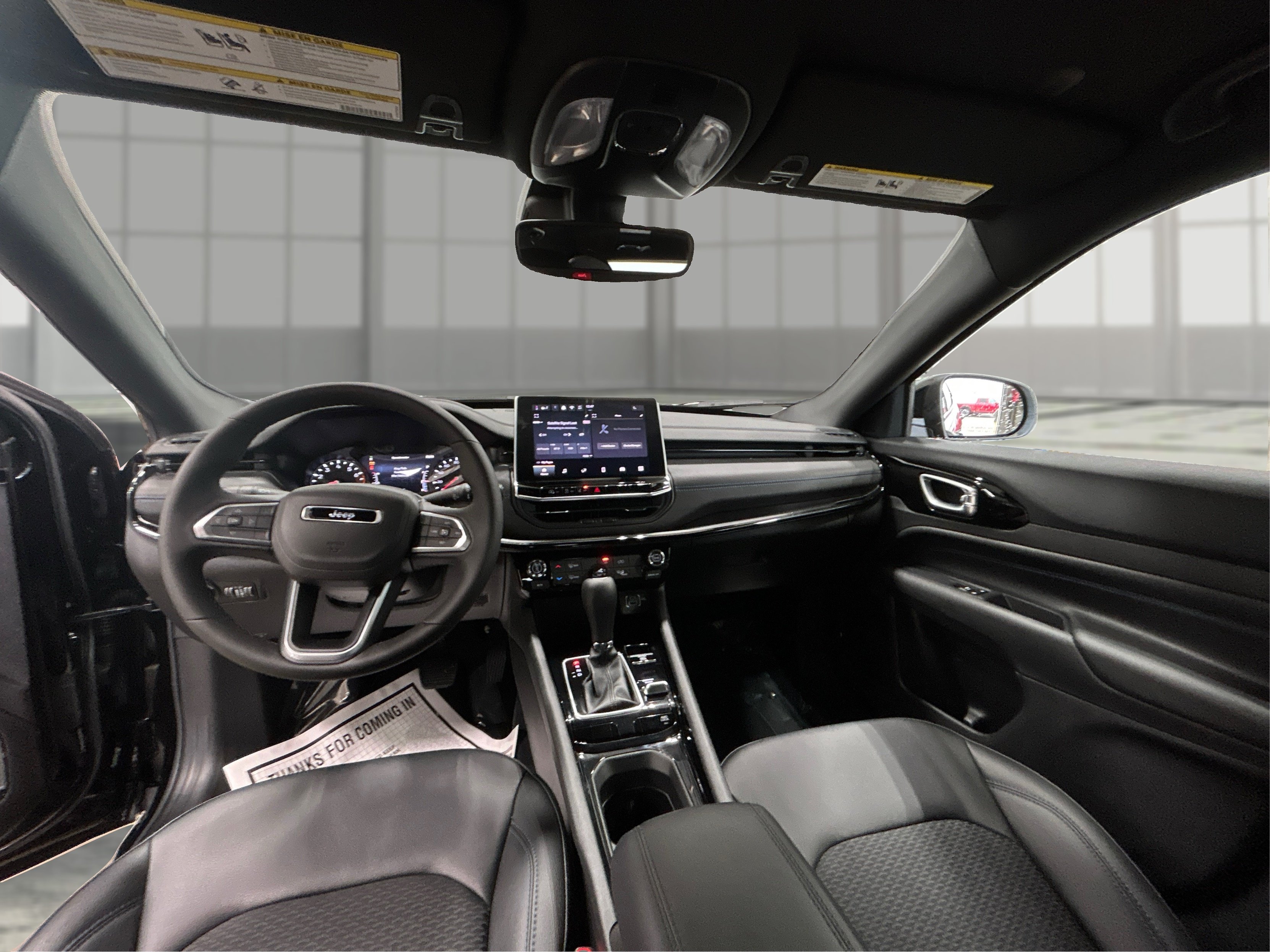 New 2026 Diamond Black Crystal Pearl-Coat Exterior Paint Jeep Latitude image 24