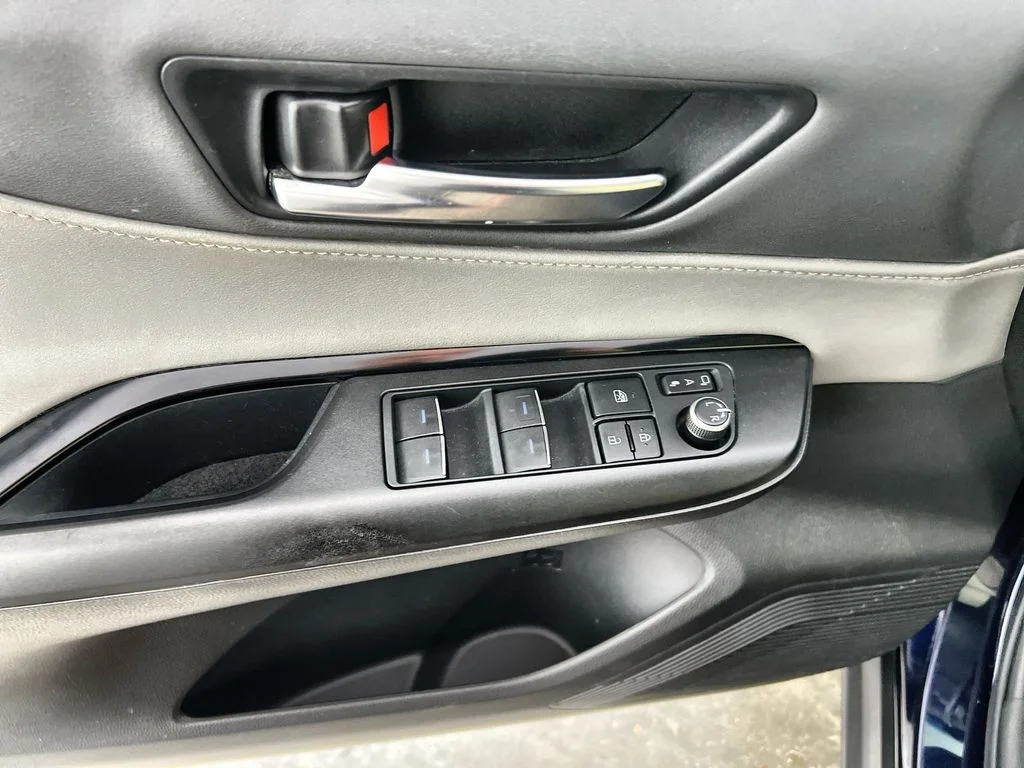 Used 2022  Toyota LE image 15